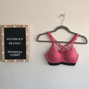 Victoria’s Secret Lightweight Sports Bra Sz 32B